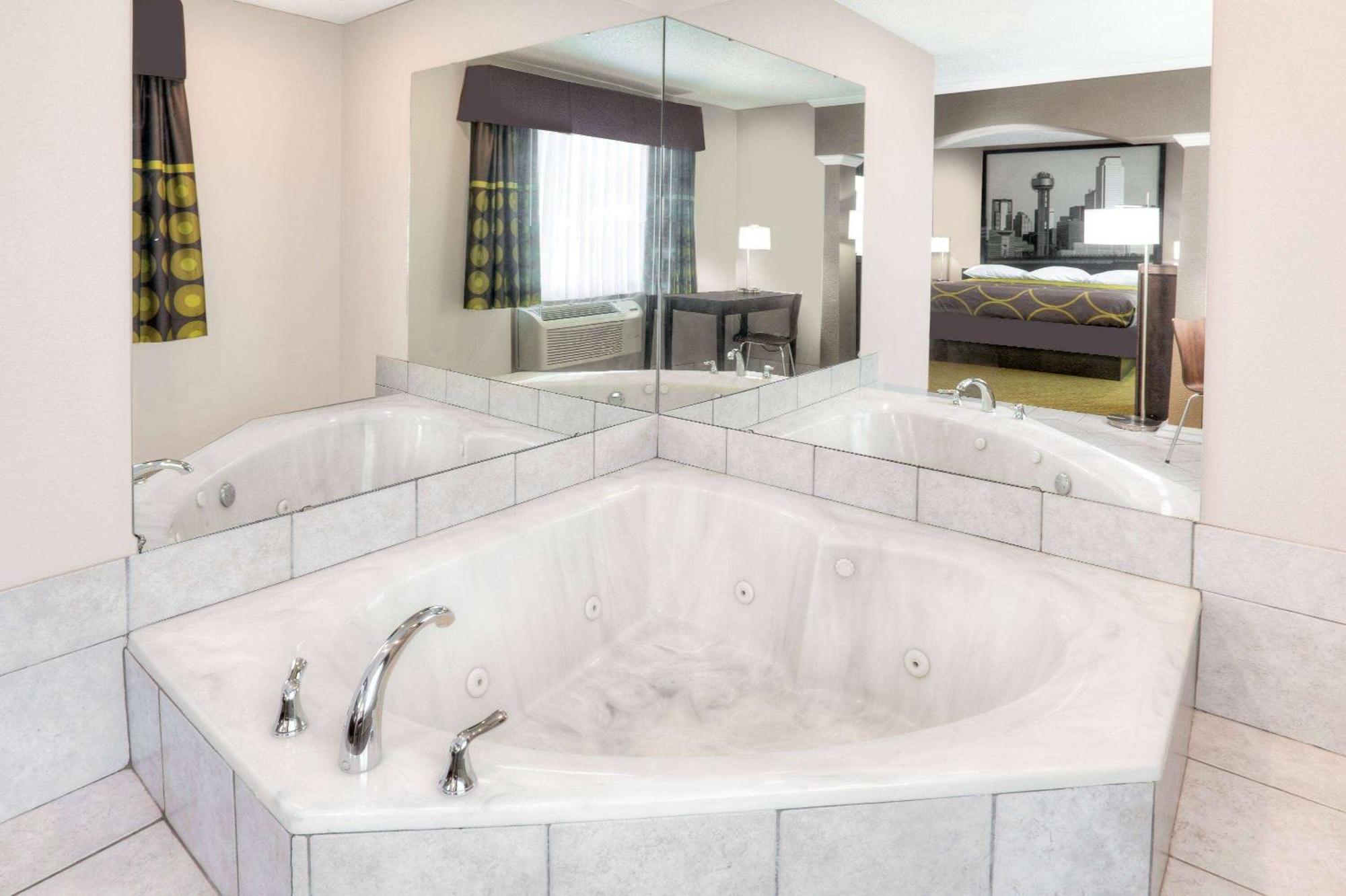 ซูเปอร์ 8 บาย วินด์แฮม เบทฟอร์ด แอร์พอร์ต เวสต์ Motel เบดฟอร์ด ภายนอก รูปภาพ
